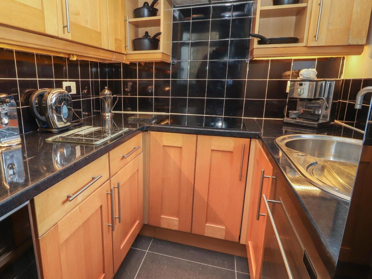 27 Green Road Wrexham Exterior foto