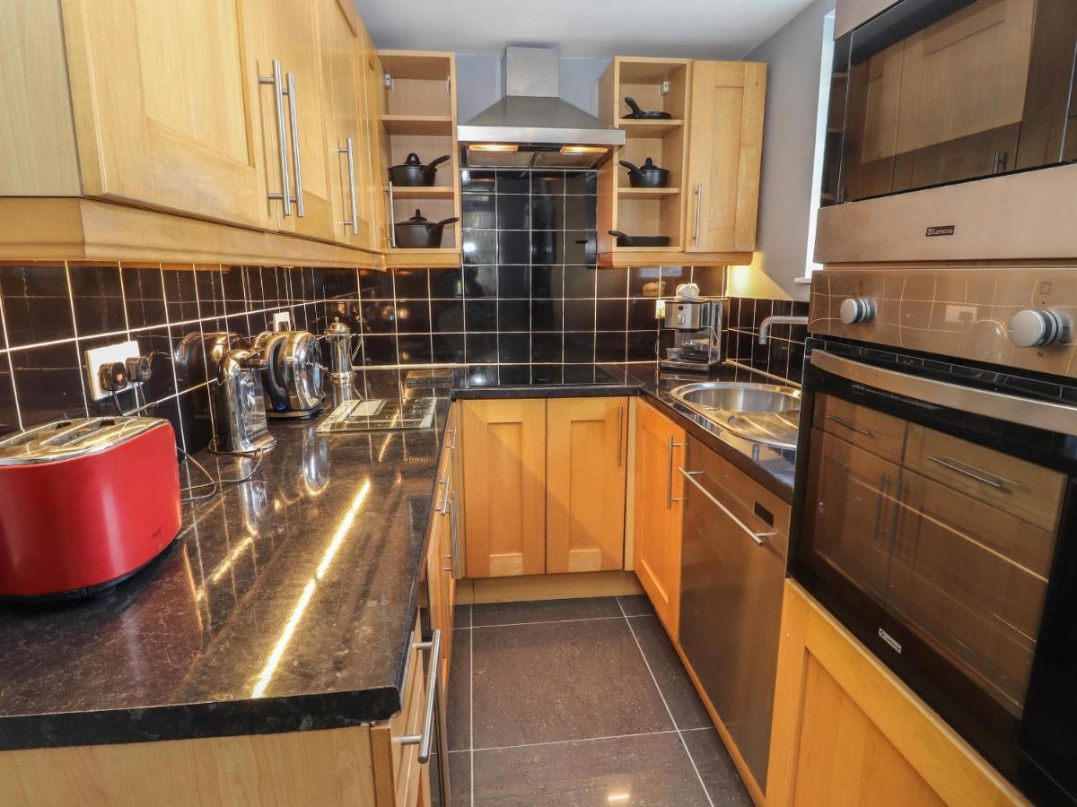 27 Green Road Wrexham Exterior foto